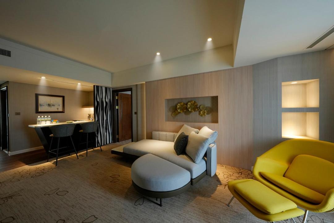 Evergreen Plaza Hotel - Tajnan Kültér fotó A suite at The Hari