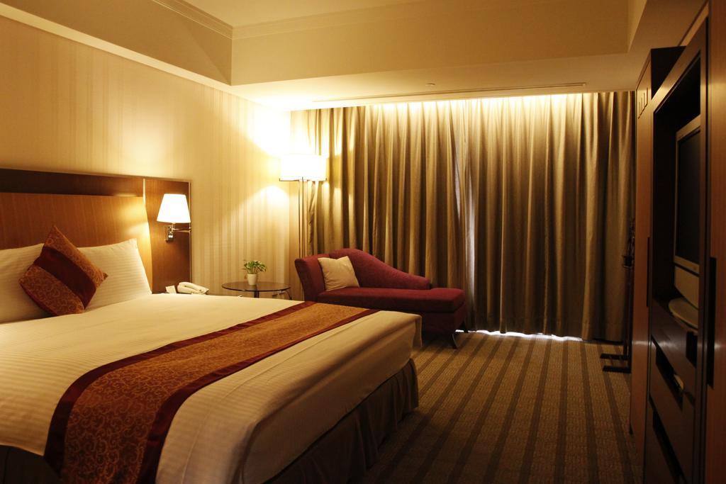 Evergreen Plaza Hotel - Tajnan Szoba fotó