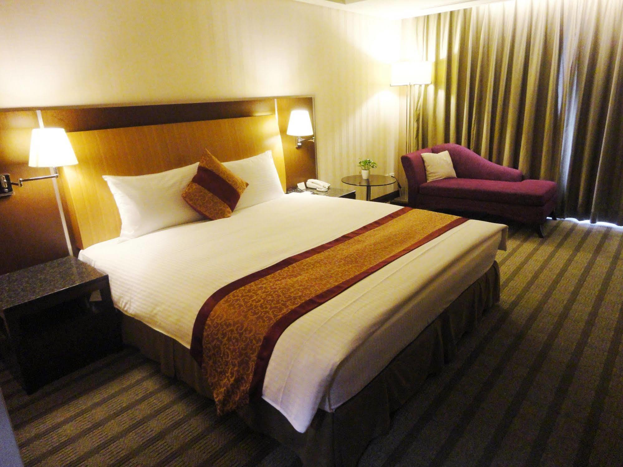 Evergreen Plaza Hotel - Tajnan Kültér fotó Deluxe room